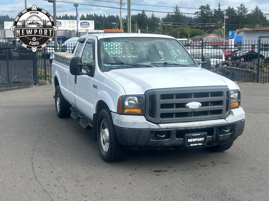 Used 2005 Ford F350 XLT RWD image 1