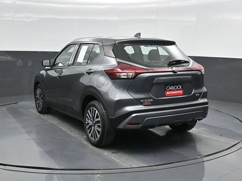 Used 2024 Nissan Kicks SV FWD image 11
