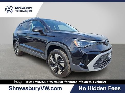 New 2026 Volkswagen Taos SE AWD/4WD image 1