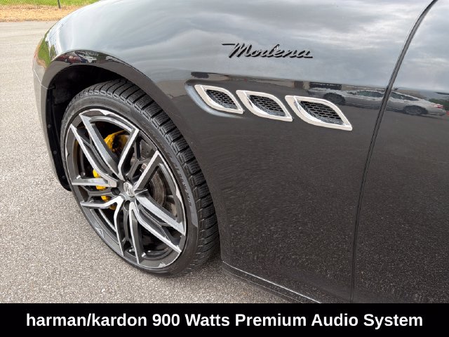 Used 2023 Maserati Quattroporte Modena Q4 AWD/4WD image 17