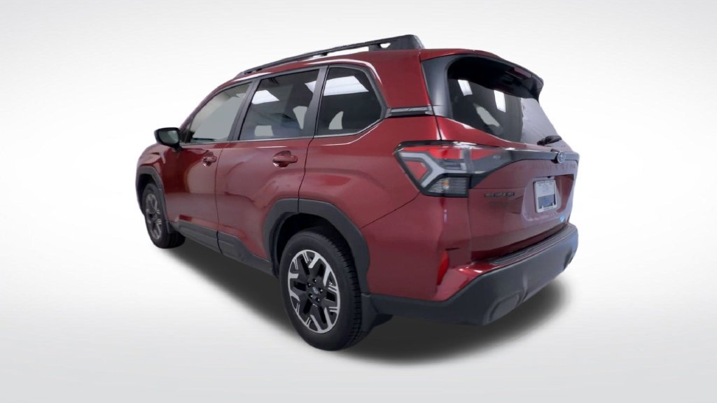 Used 2025 Subaru Forester Premium AWD/4WD image 6