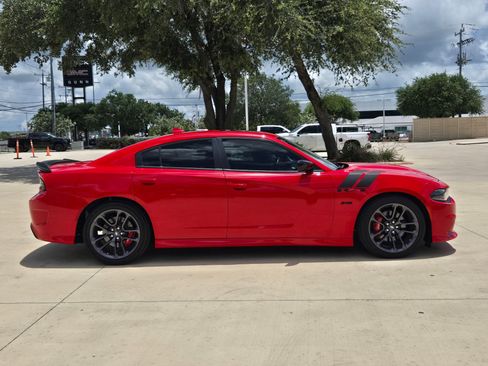 Used 2023 Dodge Charger R/T w/ Plus Group RWD image 8