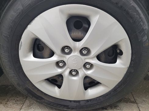 Used 2017 Kia Forte LX image 31