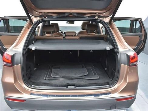 Used 2022 Mercedes-Benz GLA 250 4MATIC w/ Premium Package Lite image 27