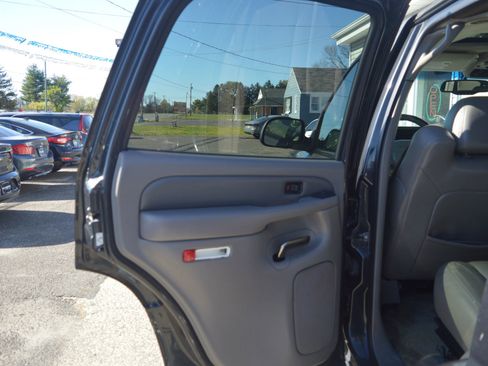 Used 2003 GMC Yukon Denali image 21