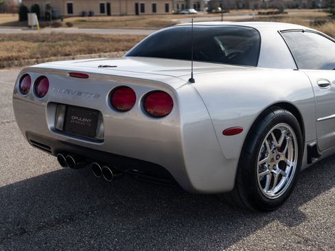 Used 2004 Chevrolet Corvette Z06 w/ Memory Package image 17