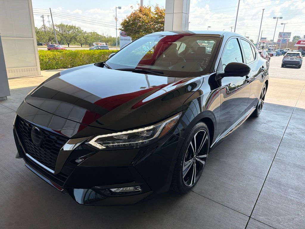 Used 2022 Nissan Sentra SR w/ SR Premium Package FWD image 3