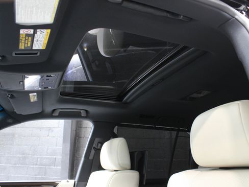 Used 2019 Lexus LX 570 4WD w/ Inspiration Series image 20