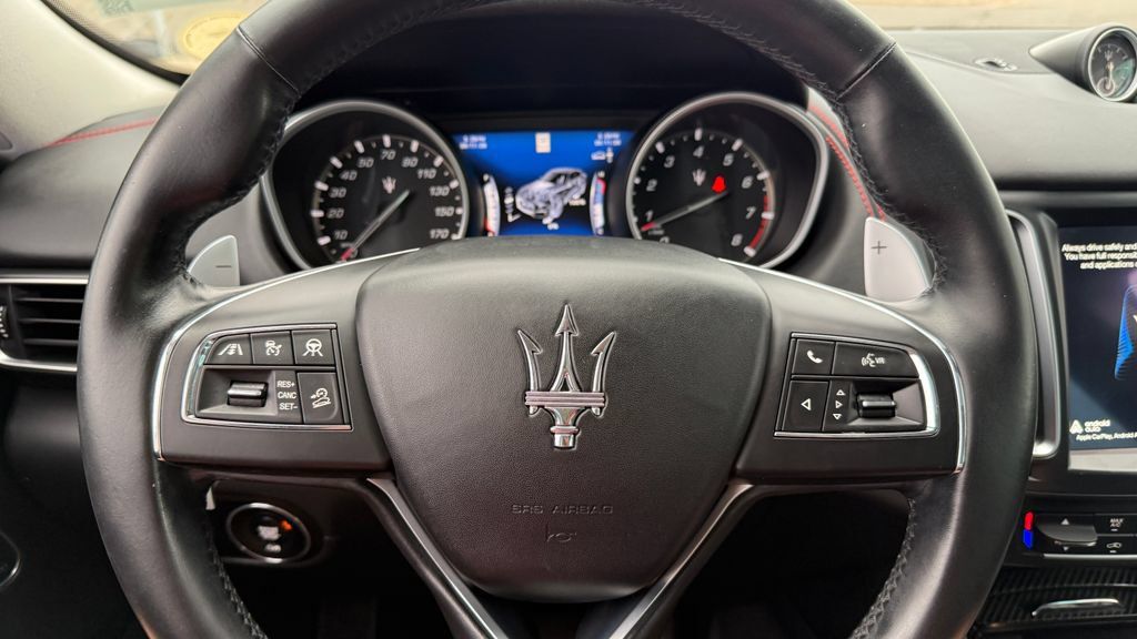 Used 2019 Maserati Levante GranLusso AWD/4WD image 33