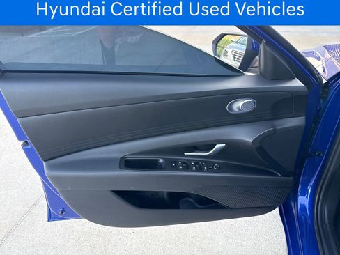 Certified 2025 Hyundai Elantra Hybrid FWD image 19