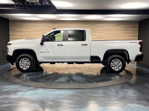 Used 2022 Chevrolet Silverado 2500 Custom w/ Custom Value Package image 15
