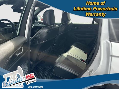 Used 2023 Jeep Grand Cherokee Altitude AWD/4WD image 18