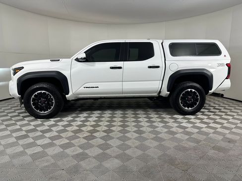 Certified 2025 Toyota Tacoma TRD Off-Road w/ TRD Off Road Upgrade Package image 2