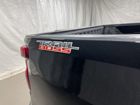Used 2024 Chevrolet Silverado 1500 Custom Trail Boss AWD/4WD image 17