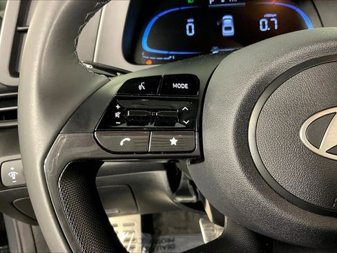 Certified 2025 Hyundai Elantra Sport image 11