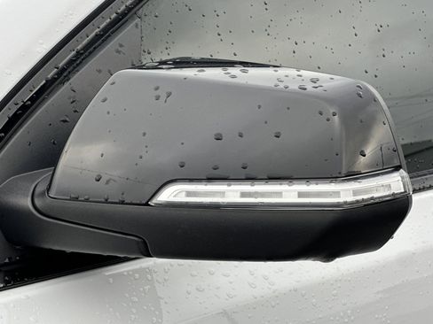 Used 2021 GMC Acadia SLT w/ Elevation Edition image 56