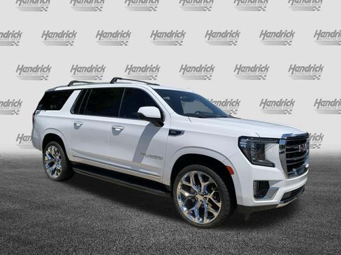Used 2024 GMC Yukon XL SLT w/ SLT Luxury Package AWD/4WD image 2
