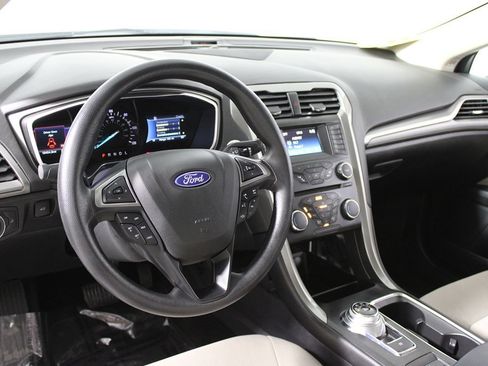 Used 2018 Ford Fusion S FWD image 7