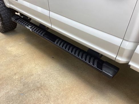 Used 2019 Ford F250 Lariat w/ Lariat Ultimate Package AWD/4WD image 16