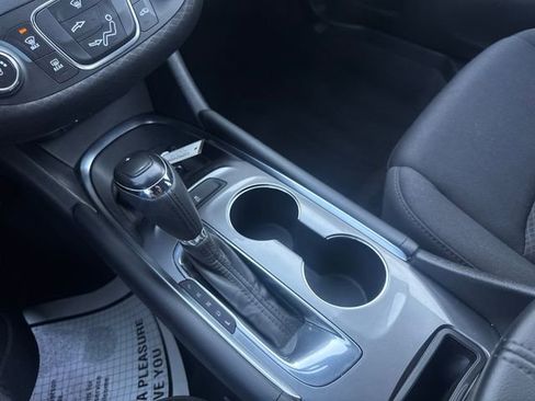 Used 2016 Chevrolet Malibu LT image 12