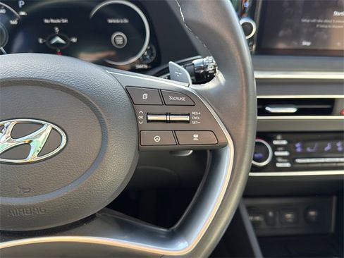 Used 2022 Hyundai Sonata Limited image 16