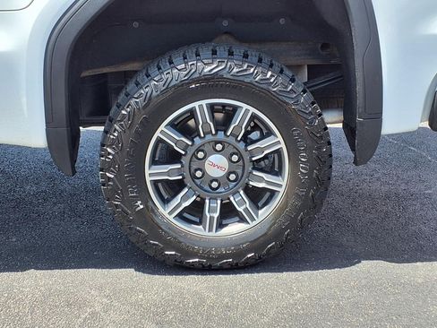 Used 2025 GMC Sierra 1500 AT4 AWD/4WD image 10
