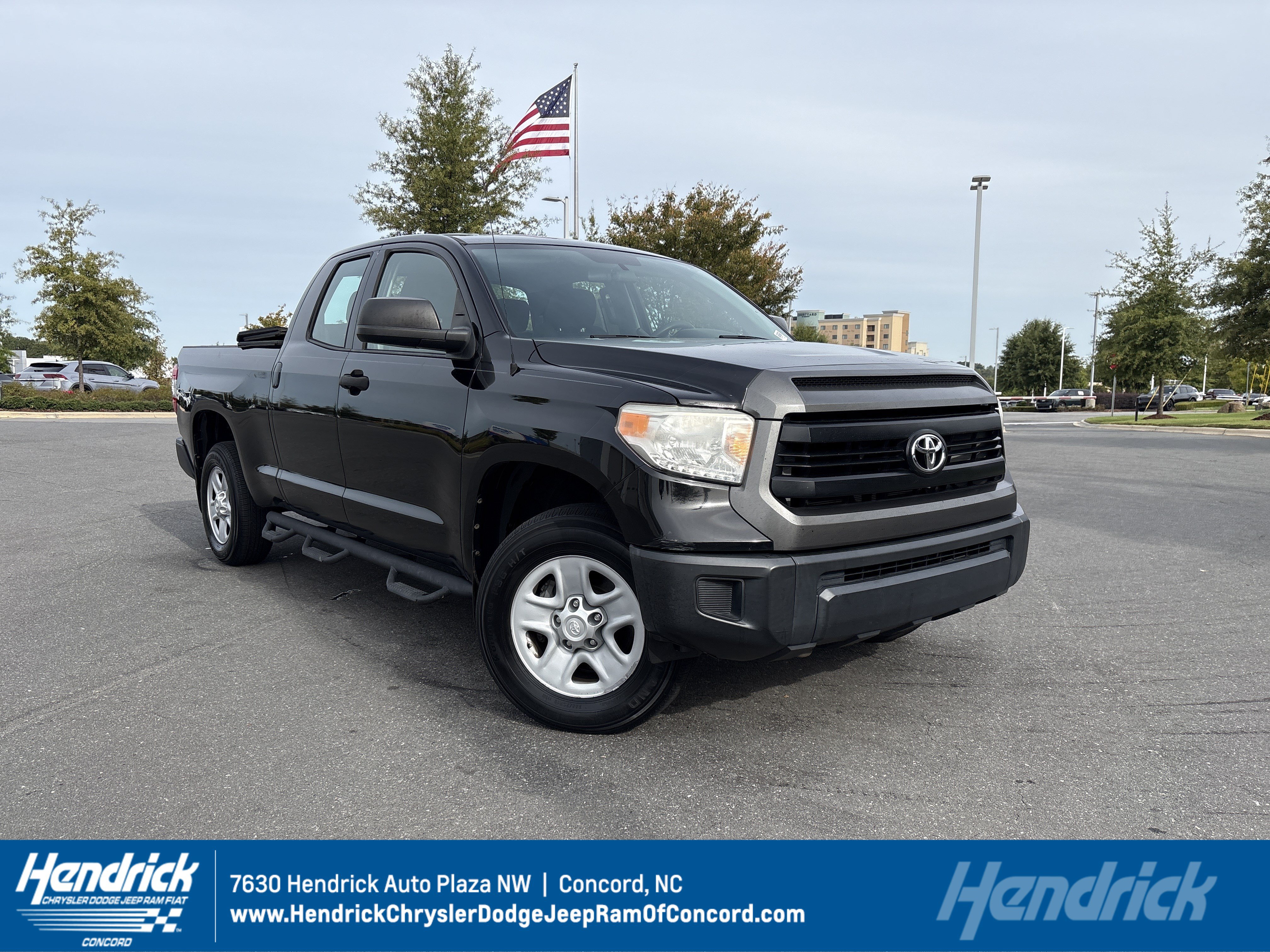 Used 2017 Toyota Tundra SR AWD/4WD image 1