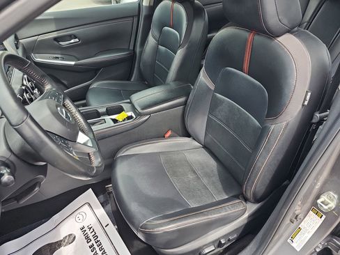 Used 2022 Nissan Sentra SR w/ SR Premium Package FWD image 16
