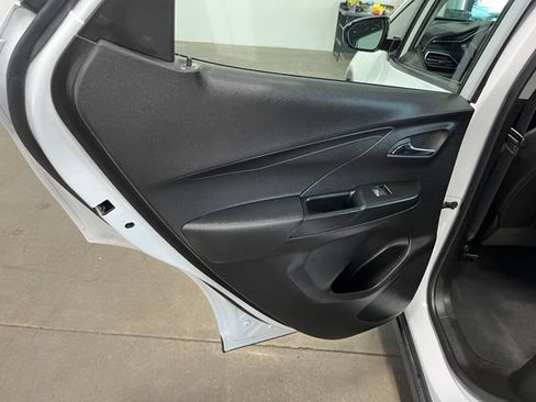 Used 2023 Chevrolet Bolt LT w/ Infotainment Package FWD image 19