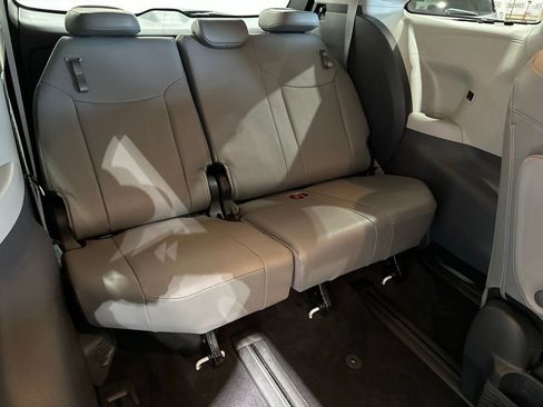 Used 2023 Toyota Sienna Limited AWD/4WD image 18