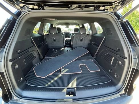 Used 2025 GMC Acadia AT4 w/ Super Cruise Package AWD/4WD image 29