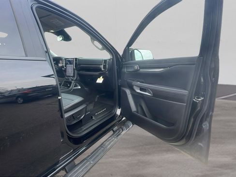 Used 2024 Ford Ranger Lariat w/ Advanced Towing Package image 17