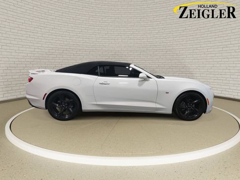 Used 2021 Chevrolet Camaro LT image 4