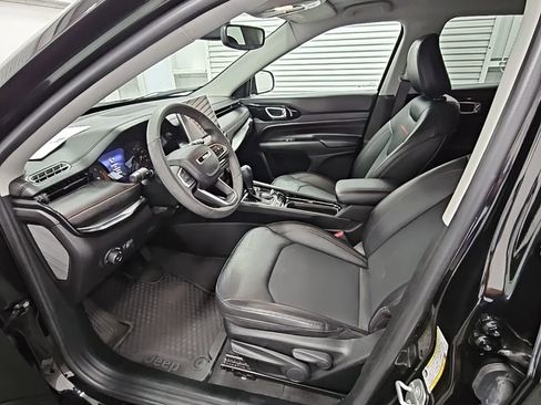 Used 2022 Jeep Compass Trailhawk image 11