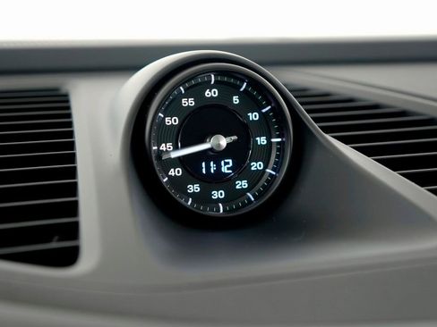 New 2026 Porsche Macan 4 Electric image 27