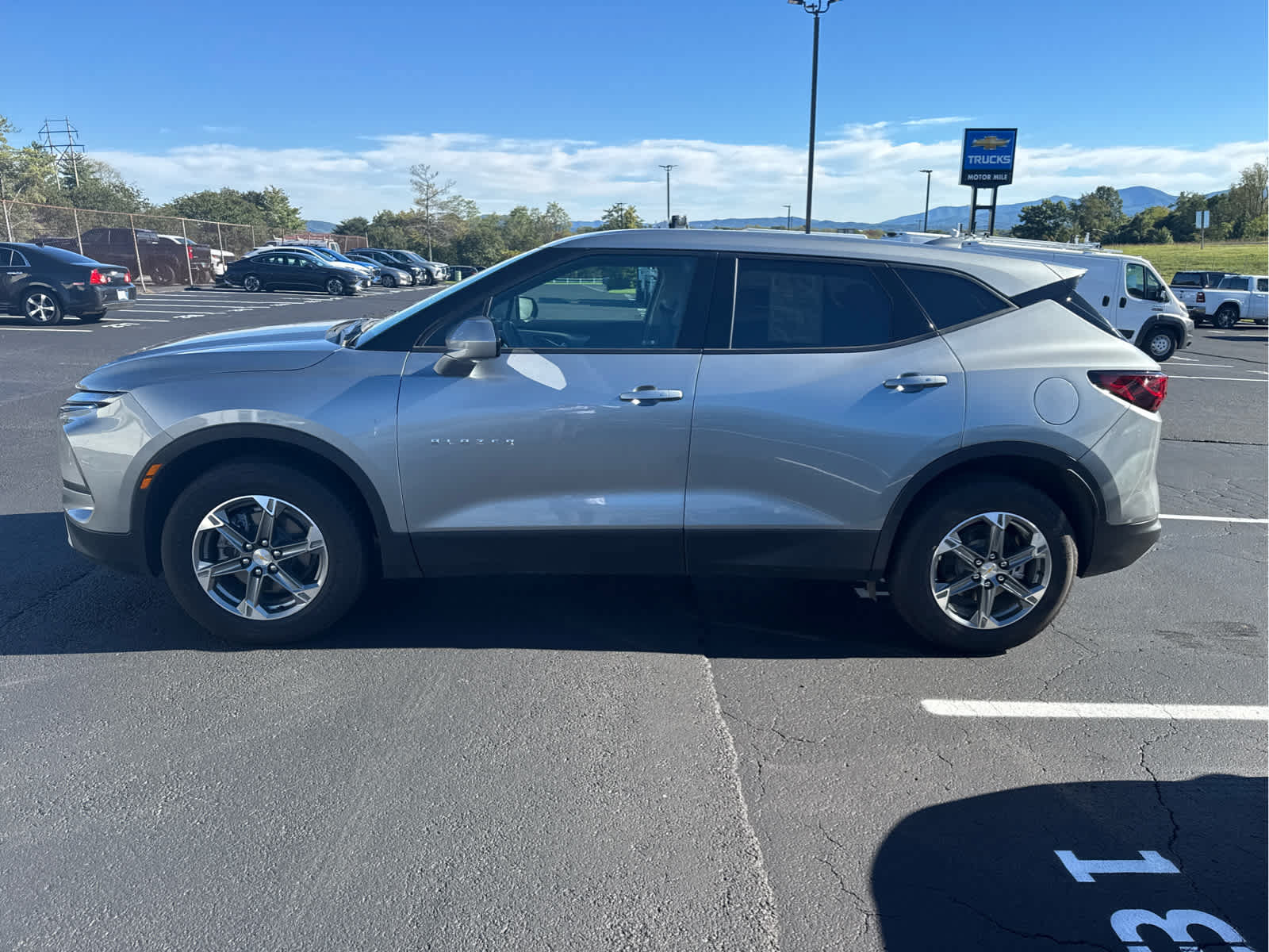 Used 2025 Chevrolet Blazer LT AWD/4WD image 11