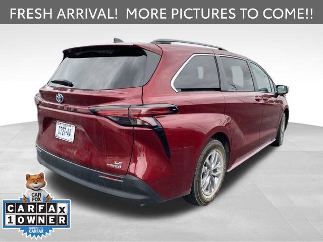 Used 2022 Toyota Sienna LE w/ LE Plus Package FWD image 5