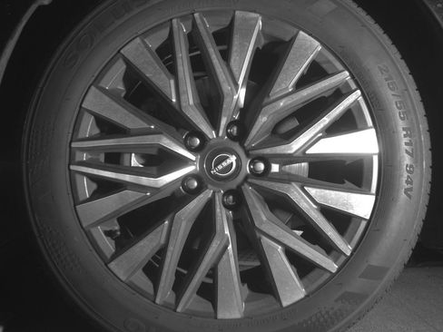 Used 2025 Nissan Altima 2.5 SV FWD image 12