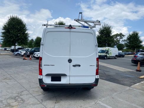 Used 2019 Mercedes-Benz Sprinter 2500 image 6
