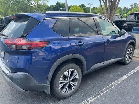 Used 2021 Nissan Rogue SV w/ Premium Package FWD image 3