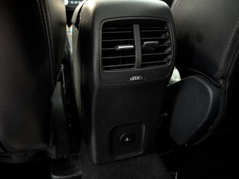 Certified 2024 Ford Escape Platinum AWD/4WD image 28