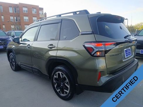 Certified 2025 Subaru Forester Premium AWD/4WD image 5