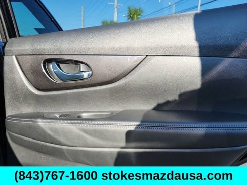 Used 2020 Nissan Rogue SV FWD image 22