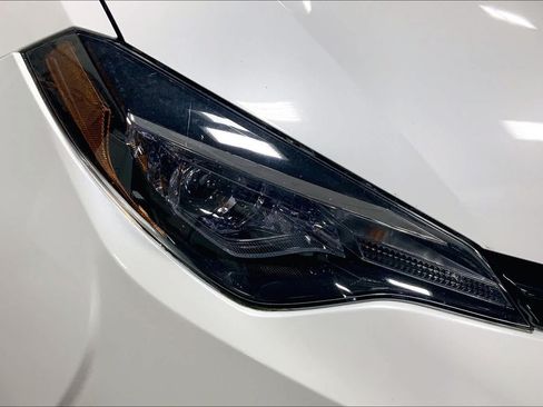 Used 2018 Toyota Corolla LE FWD image 28