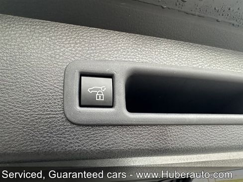 Used 2025 Toyota Sienna XLE w/ XLE Plus Package AWD/4WD image 17