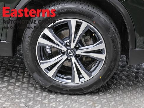Used 2019 Nissan Rogue SV w/ Sun & Sound Touring Package AWD/4WD image 34
