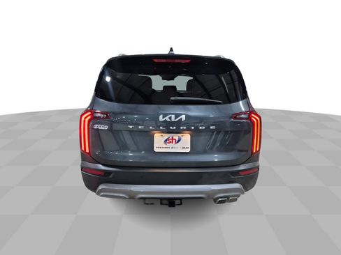 Used 2022 Kia Telluride EX w/ Towing Package FWD image 8