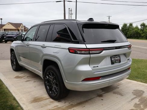 Used 2026 Jeep Grand Cherokee Summit w/ Obsidian Package AWD/4WD image 36