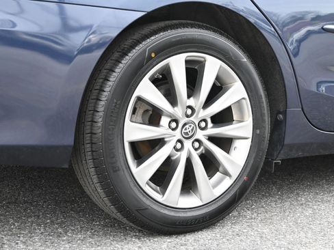 Used 2017 Toyota Camry XLE w/ Moonroof Package image 35