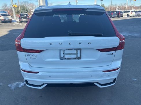 Used 2025 Volvo XC60 B5 Plus image 6